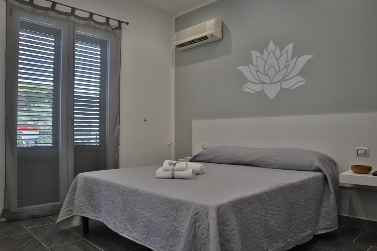 كاريني Fiore Di Loto Rooms المظهر الخارجي الصورة