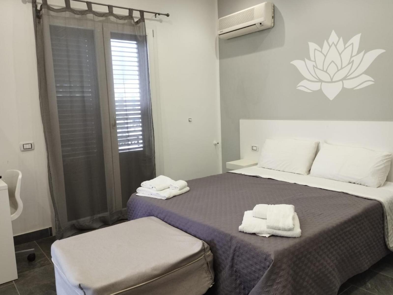كاريني Fiore Di Loto Rooms المظهر الخارجي الصورة