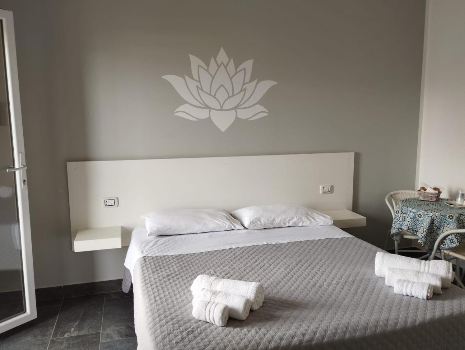 كاريني Fiore Di Loto Rooms المظهر الخارجي الصورة